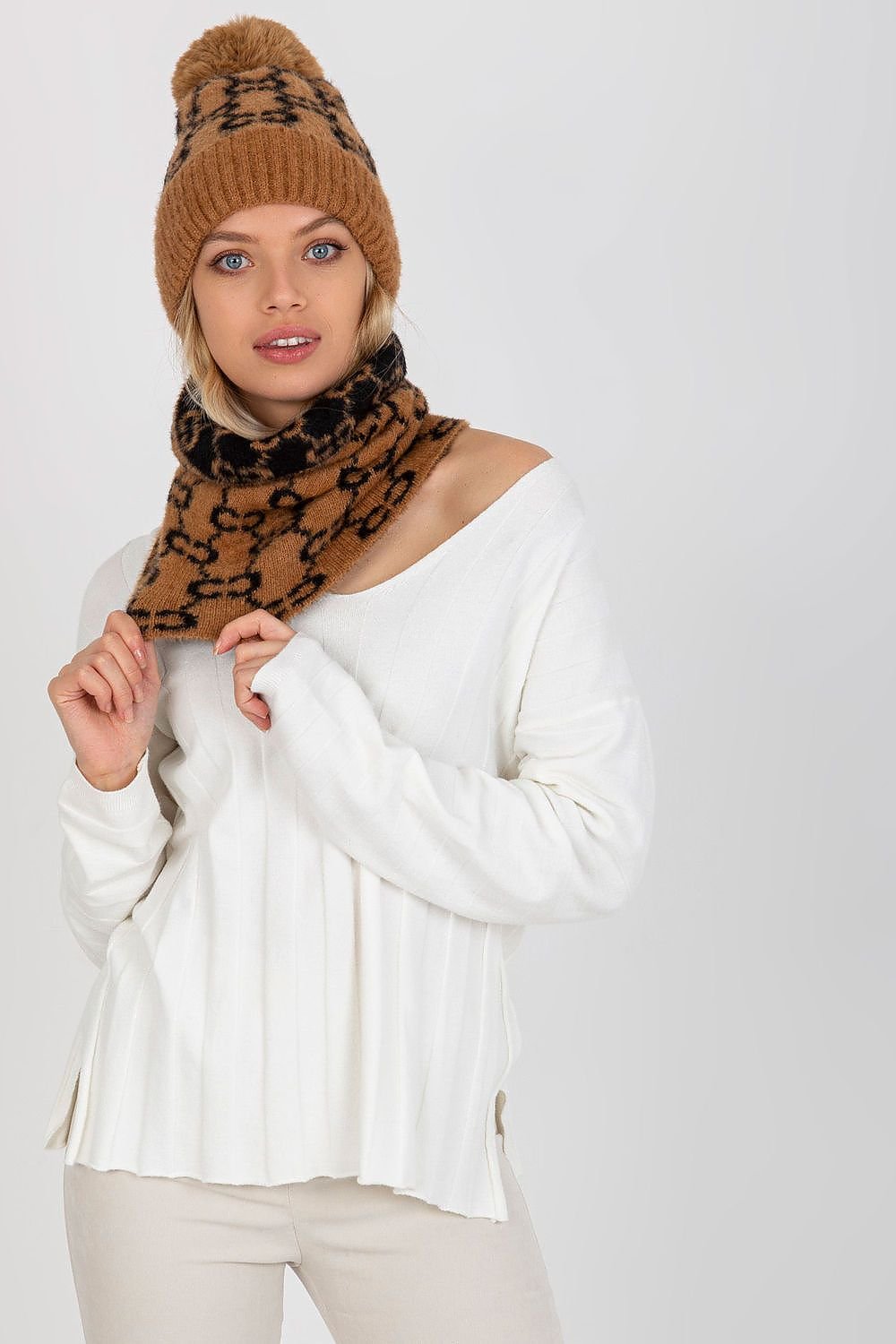 Infinity Scarf model 185918 AT - ELEMODA