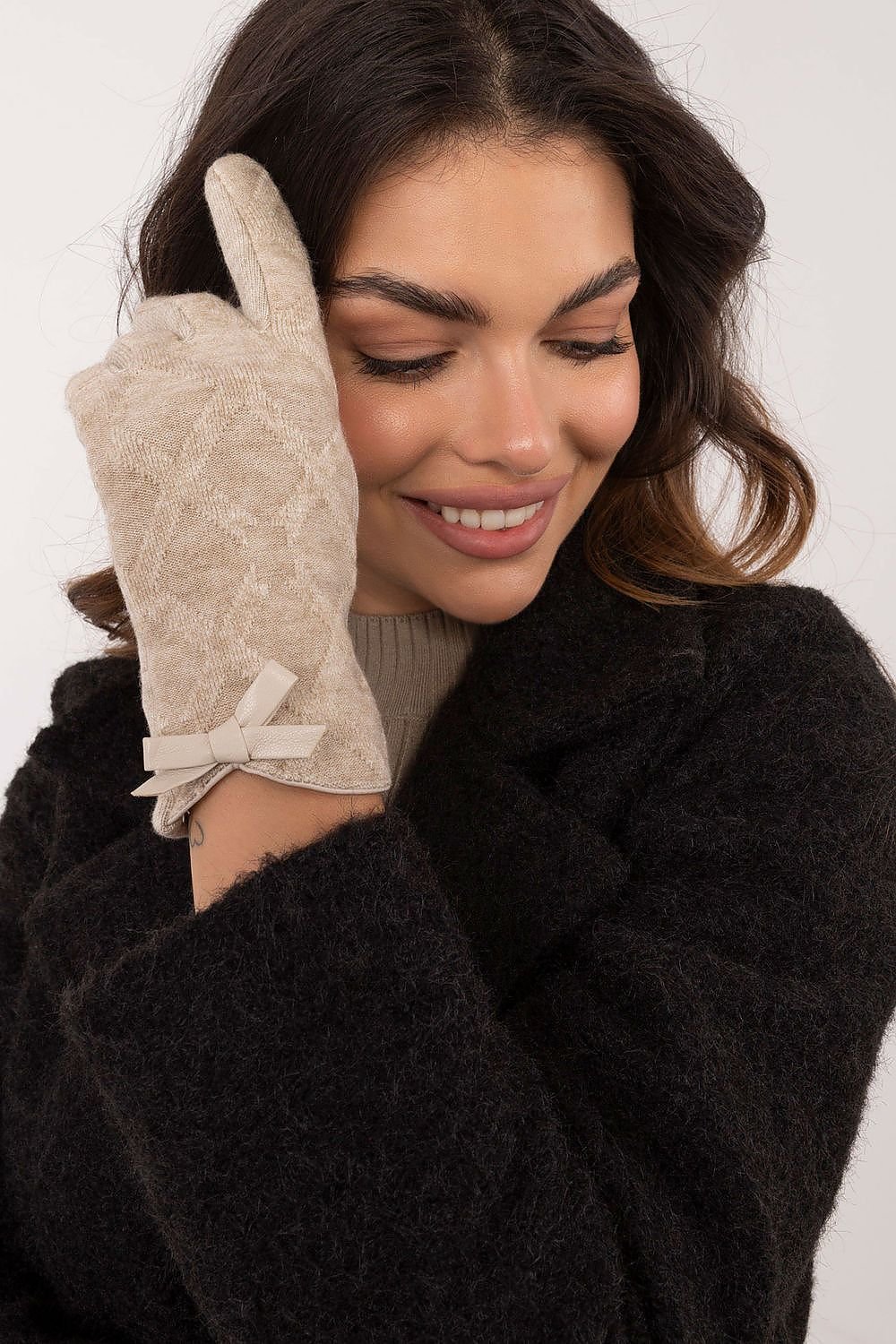 Gloves model 202494 AT - ELEMODA