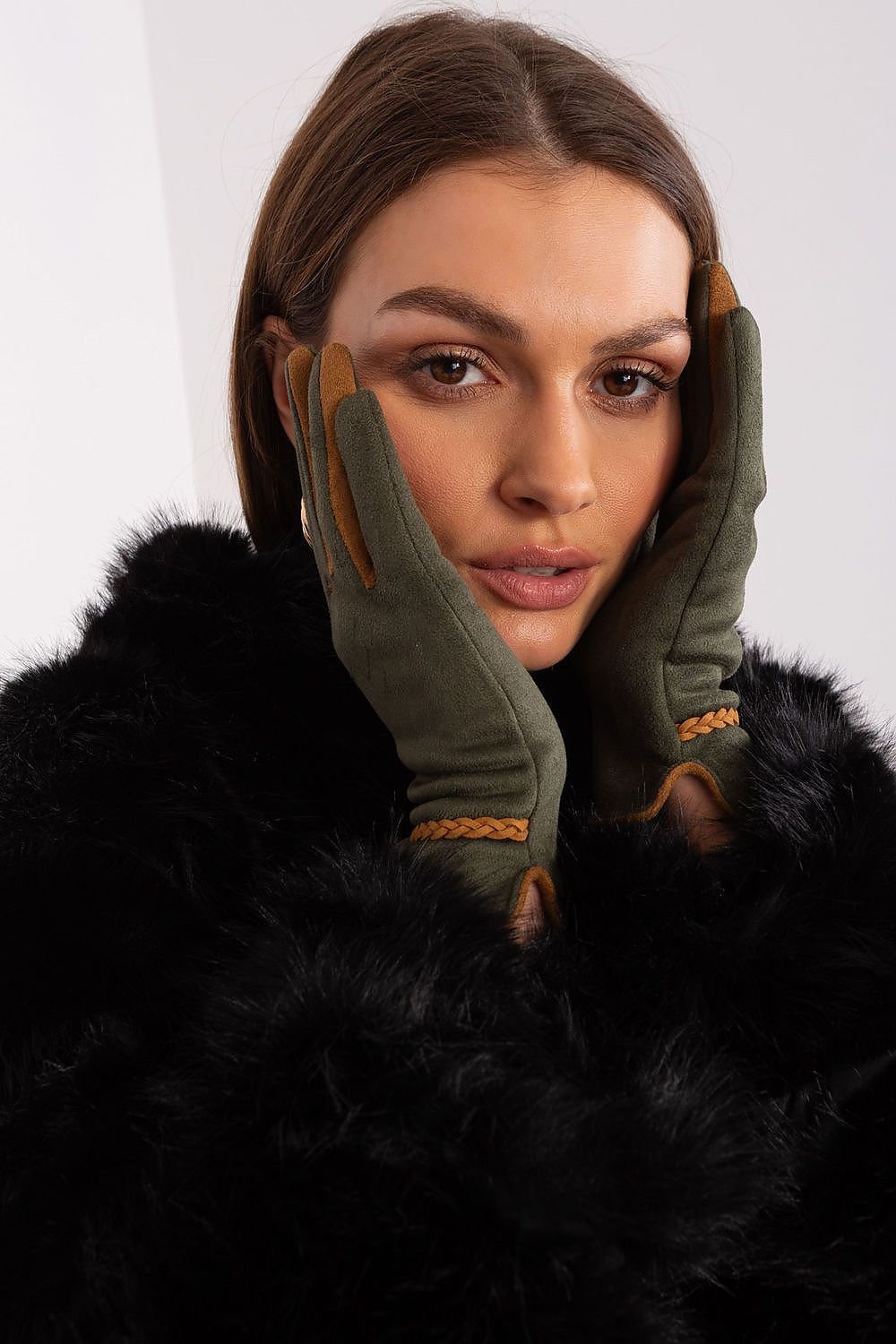 Gloves model 188835 AT - ELEMODA