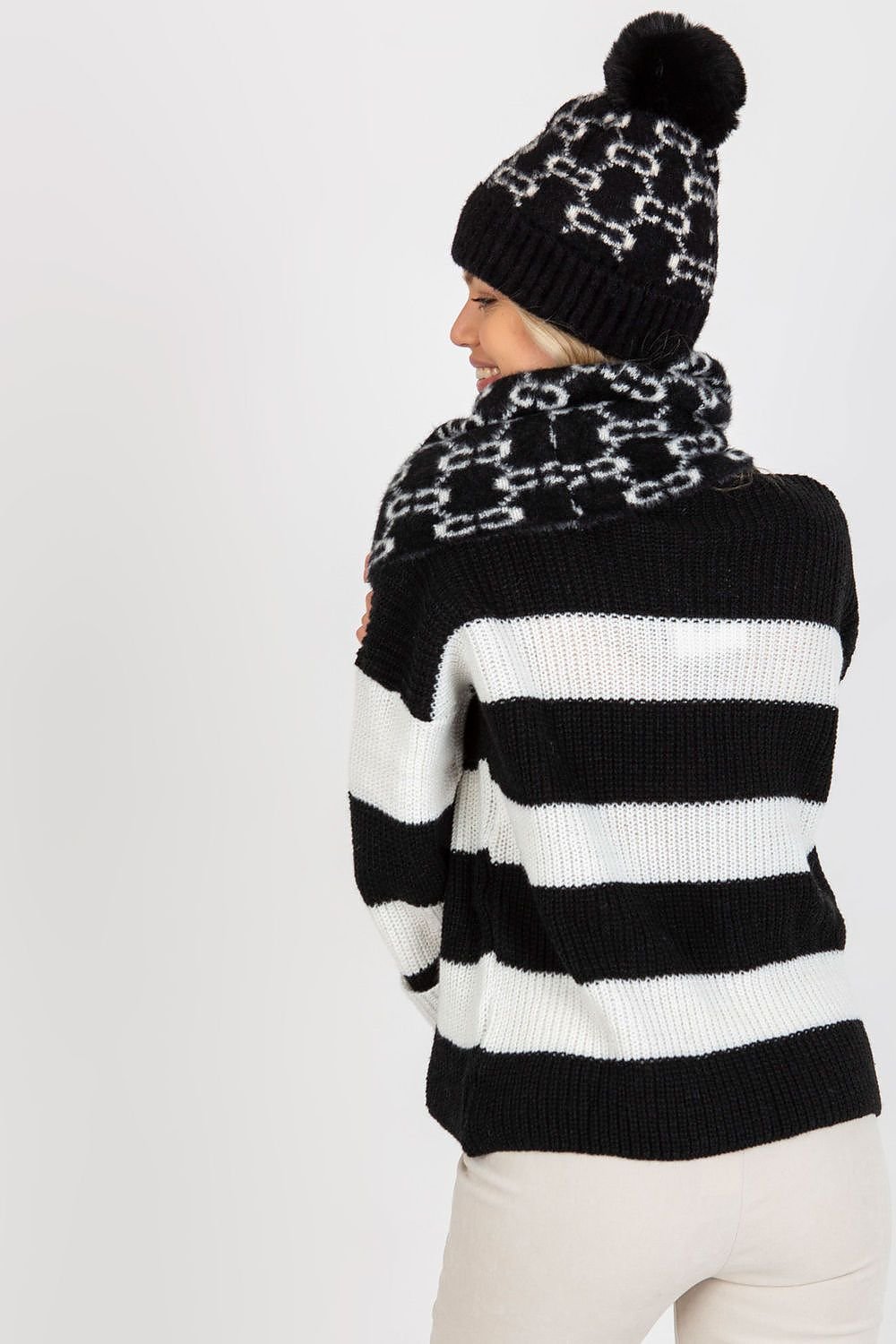 Infinity Scarf model 185918 AT - ELEMODA
