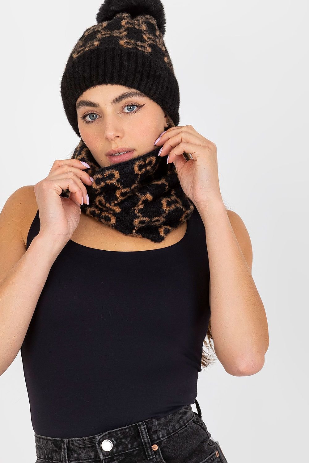 Infinity Scarf model 185918 AT - ELEMODA