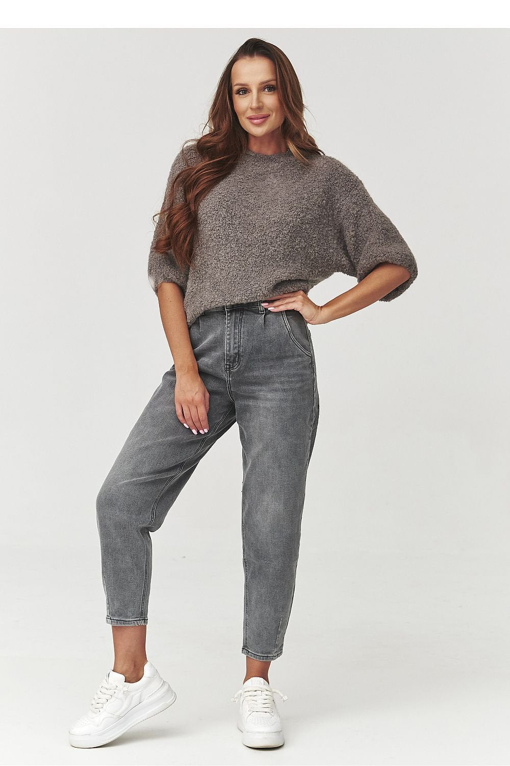 Jumper model 219717 Makadamia - ELEMODA