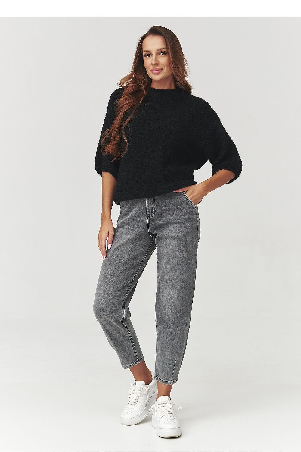 Jumper model 219717 Makadamia - ELEMODA