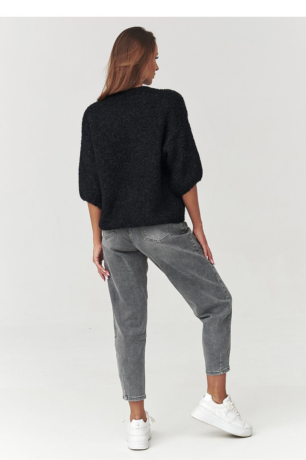Jumper model 219717 Makadamia - ELEMODA