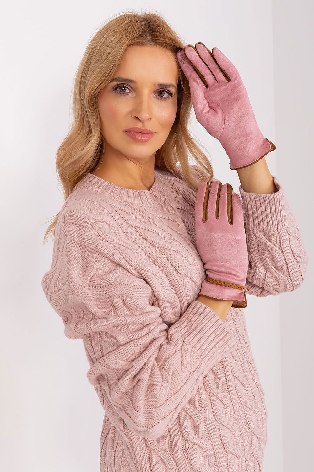 Gloves model 188835 AT - ELEMODA