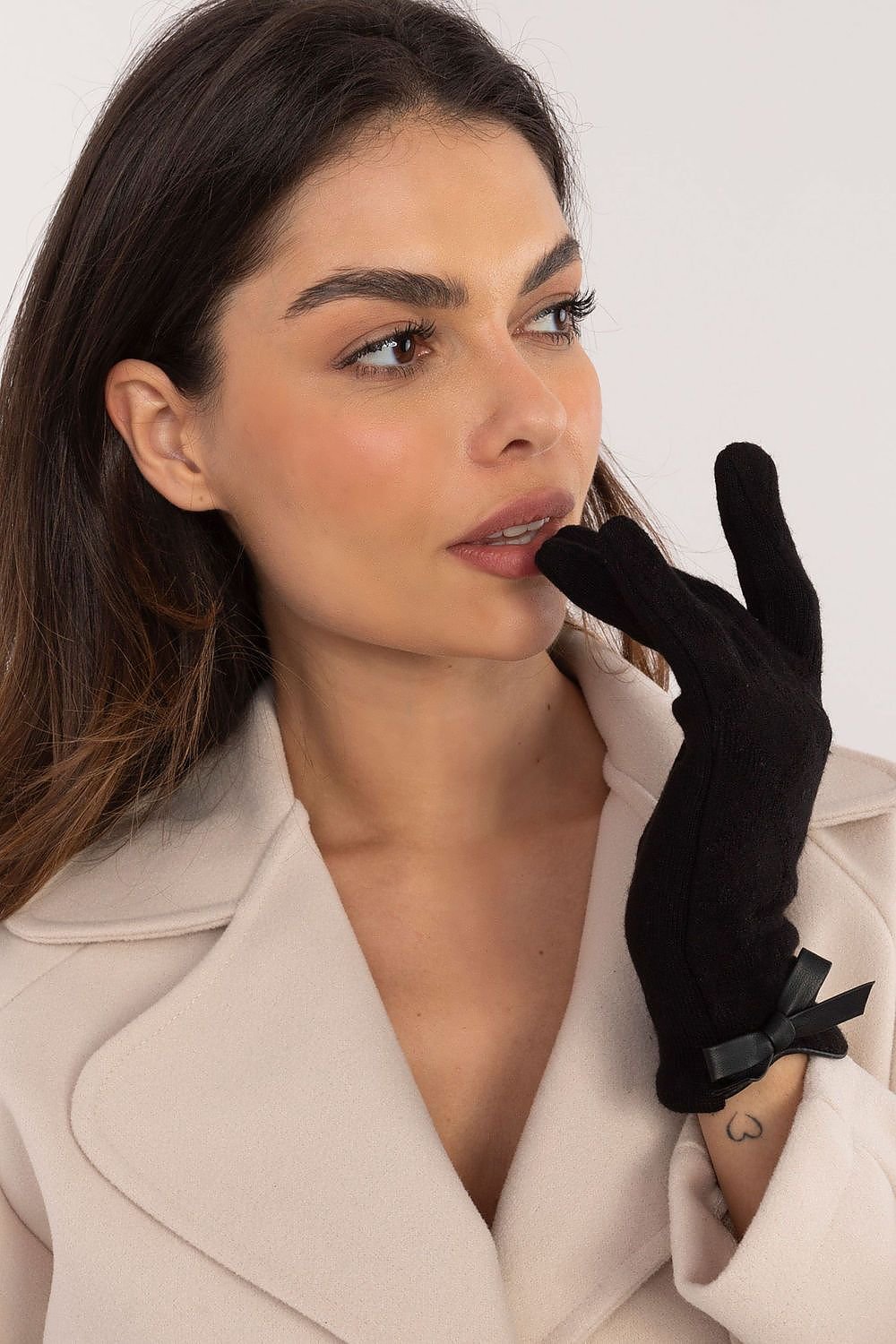Gloves model 202494 AT - ELEMODA