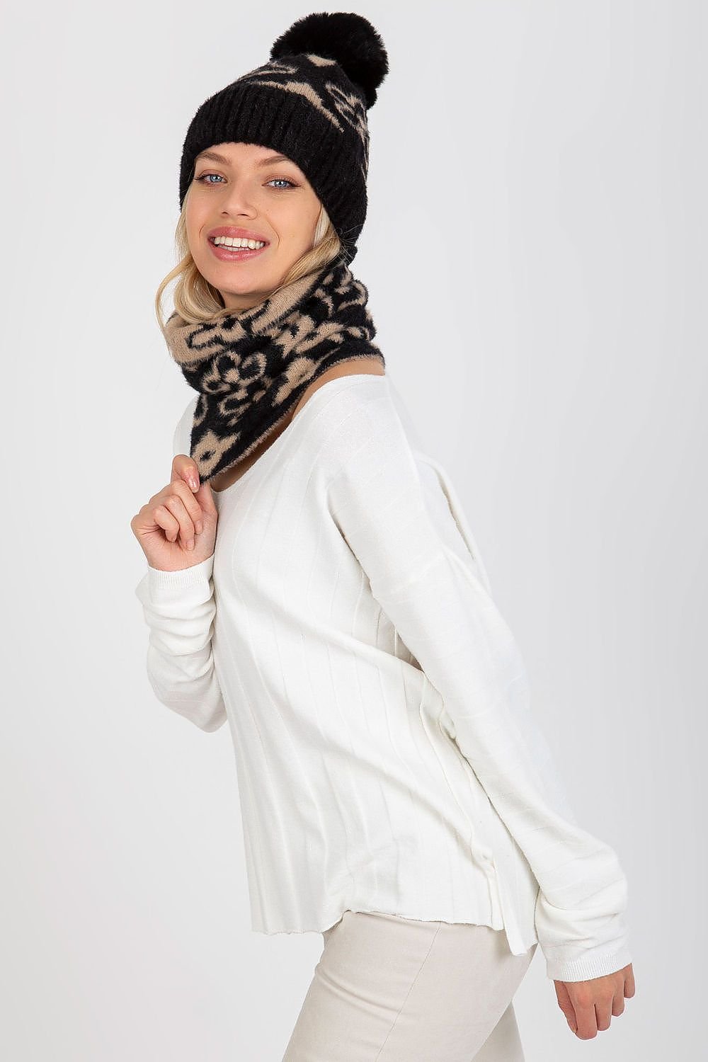 Infinity Scarf model 185921 AT - ELEMODA