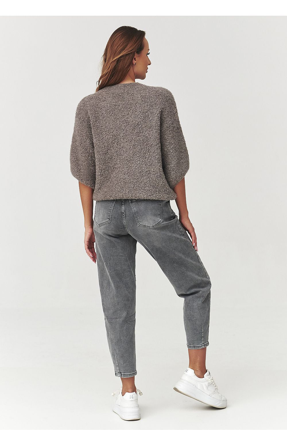 Jumper model 219717 Makadamia - ELEMODA