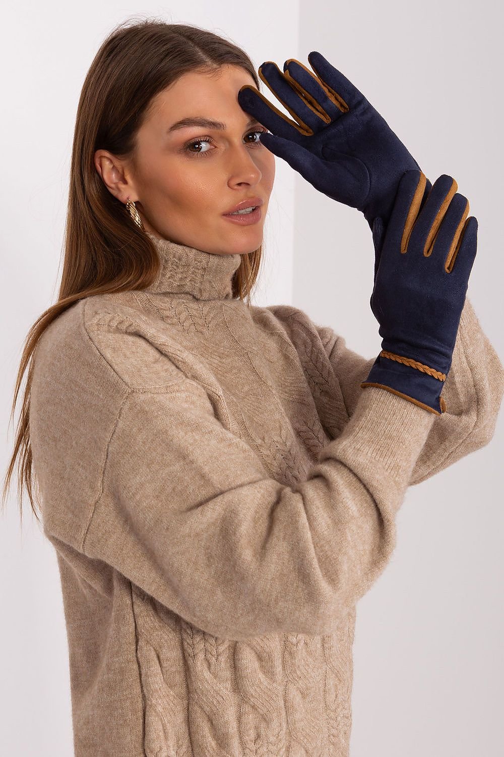 Gloves model 188835 AT - ELEMODA