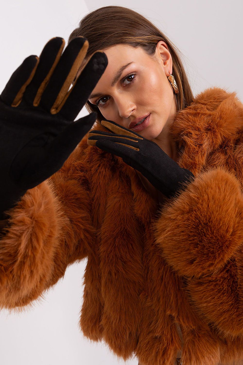 Gloves model 188835 AT - ELEMODA