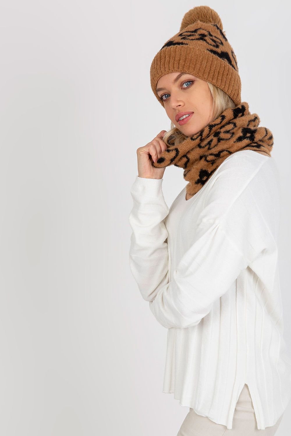 Infinity Scarf model 185921 AT - ELEMODA