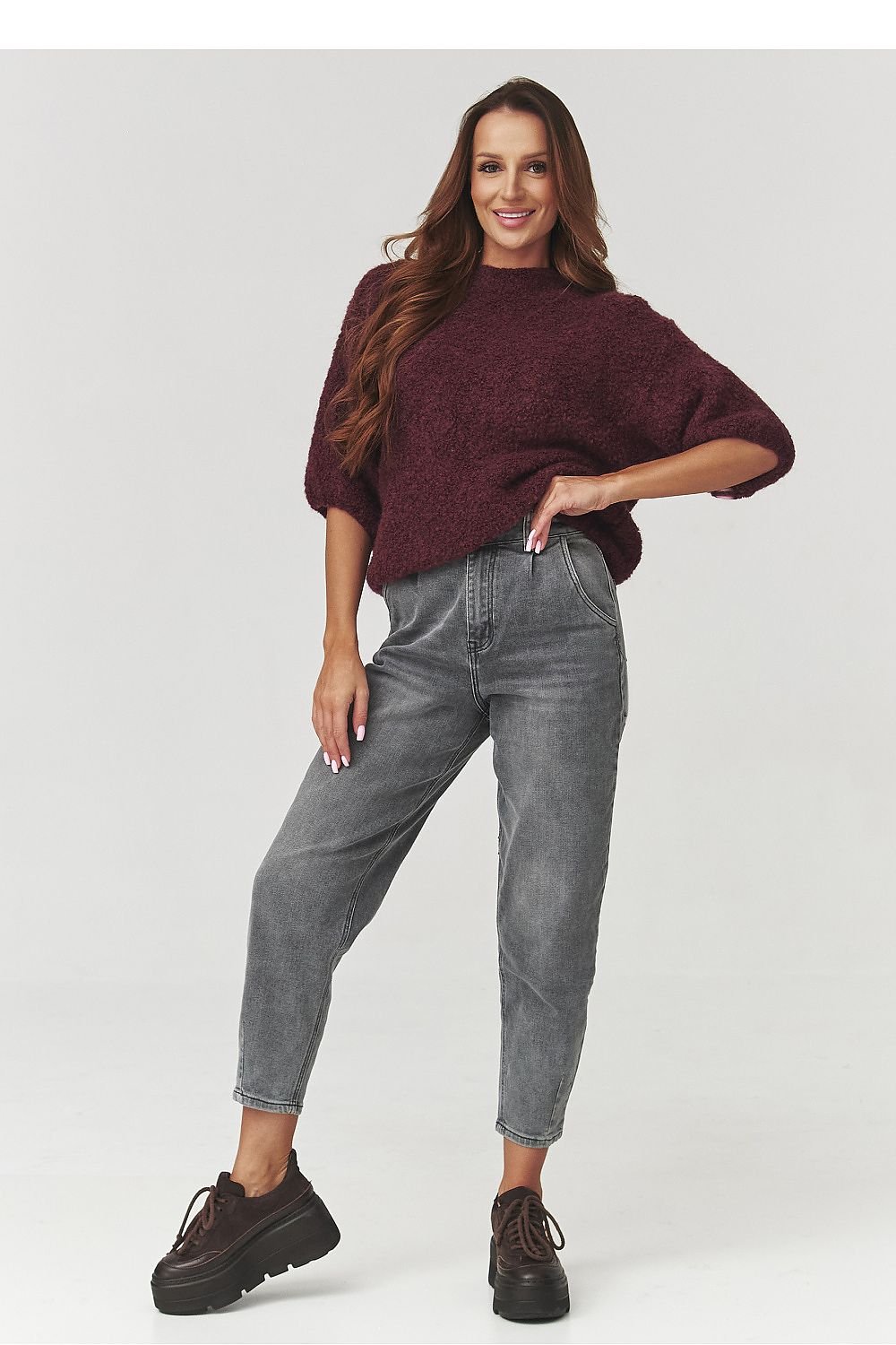 Jumper model 219717 Makadamia - ELEMODA
