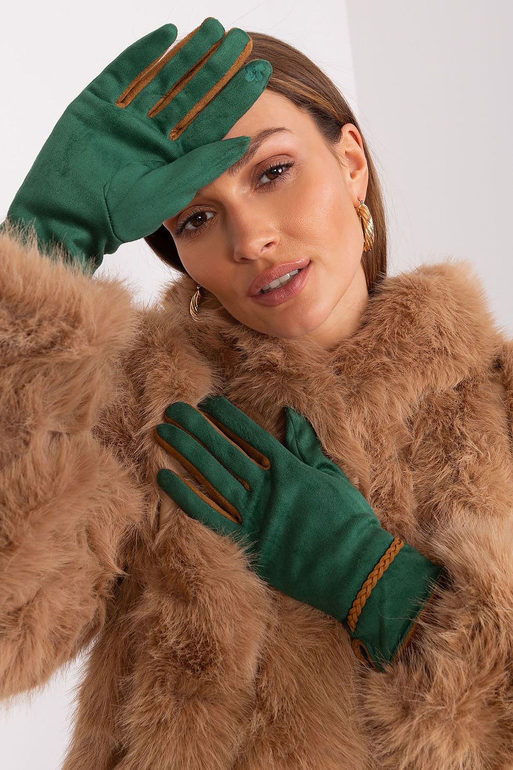 Gloves model 188835 AT - ELEMODA