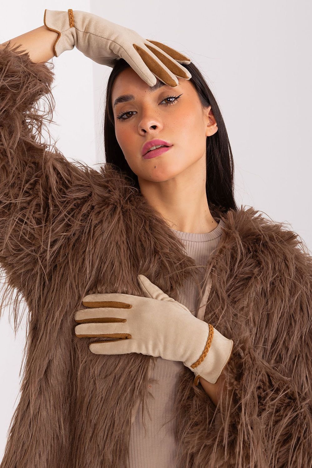 Gloves model 188835 AT - ELEMODA