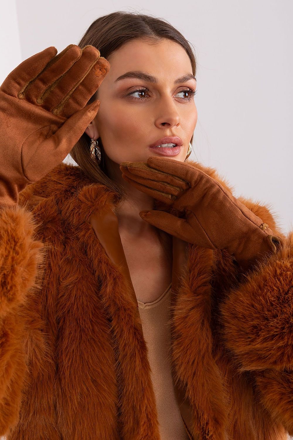 Gloves model 188835 AT - ELEMODA