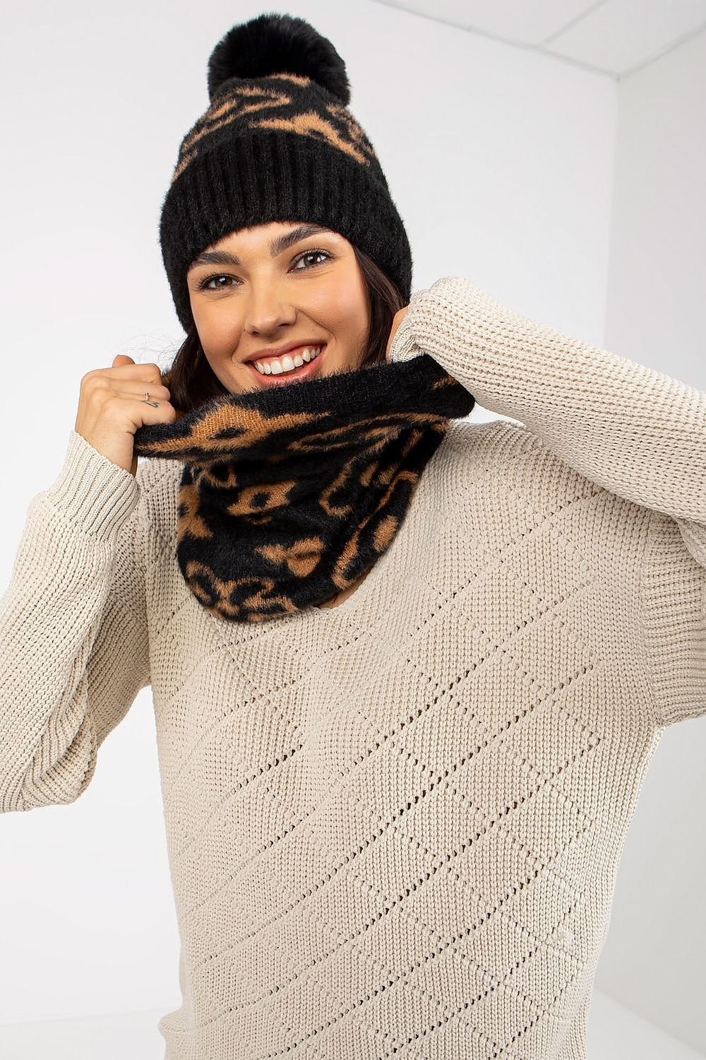 Infinity Scarf model 185921 AT - ELEMODA