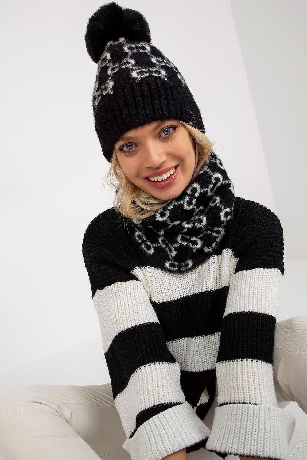 Infinity Scarf model 185918 AT - ELEMODA
