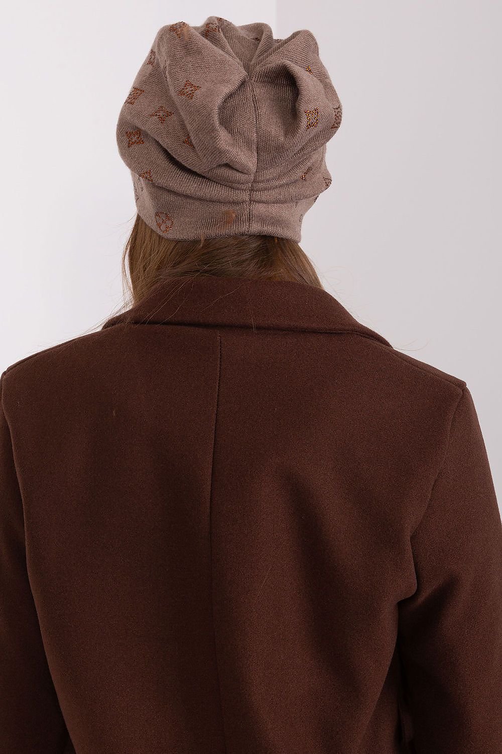 Cap model 189899 AT - ELEMODA