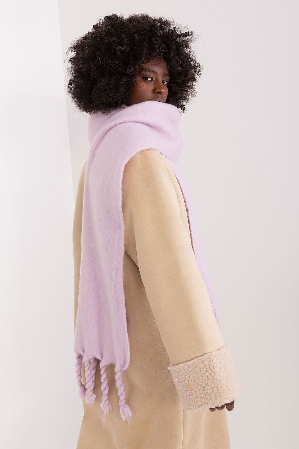 Shawl model 189883 AT - ELEMODA