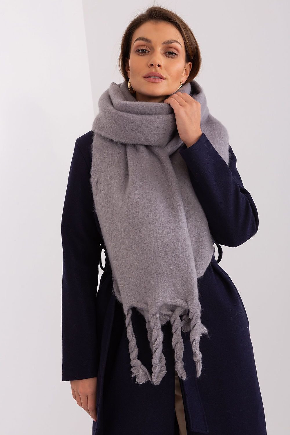 Shawl model 189883 AT - ELEMODA