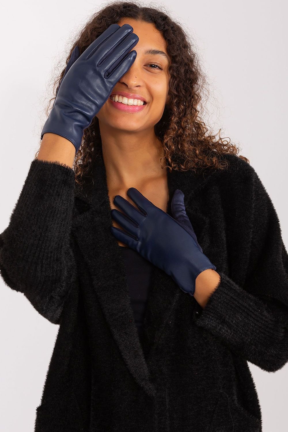 Gloves model 190838 AT - ELEMODA