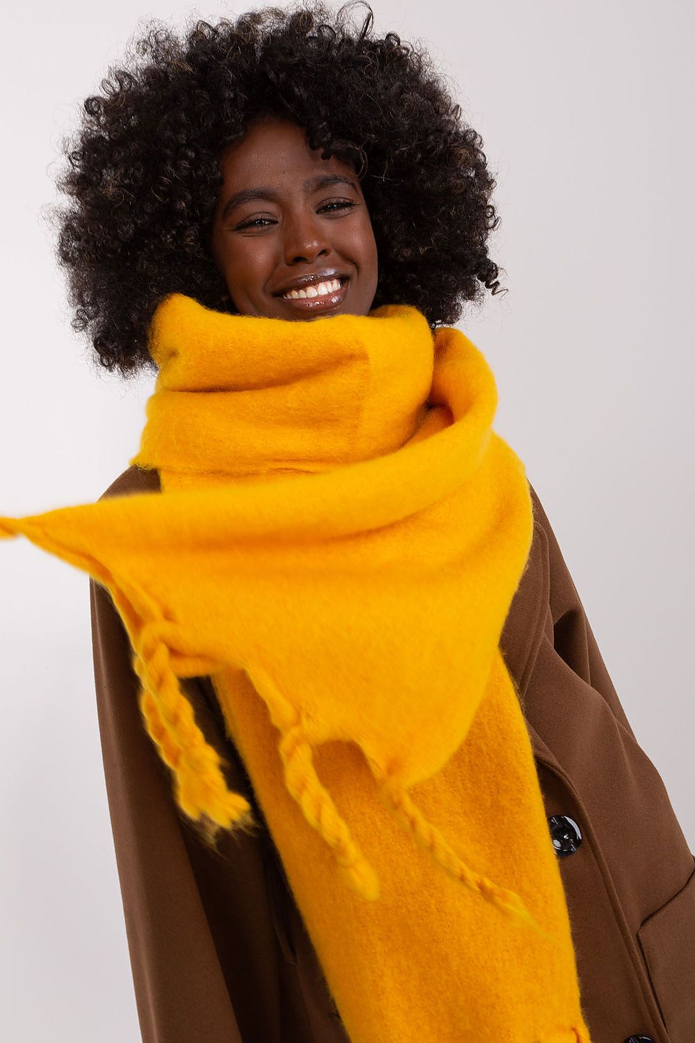 Shawl model 189883 AT - ELEMODA