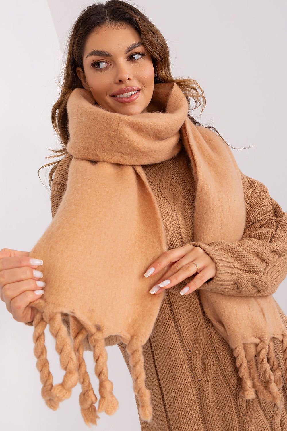 Shawl model 189883 AT - ELEMODA