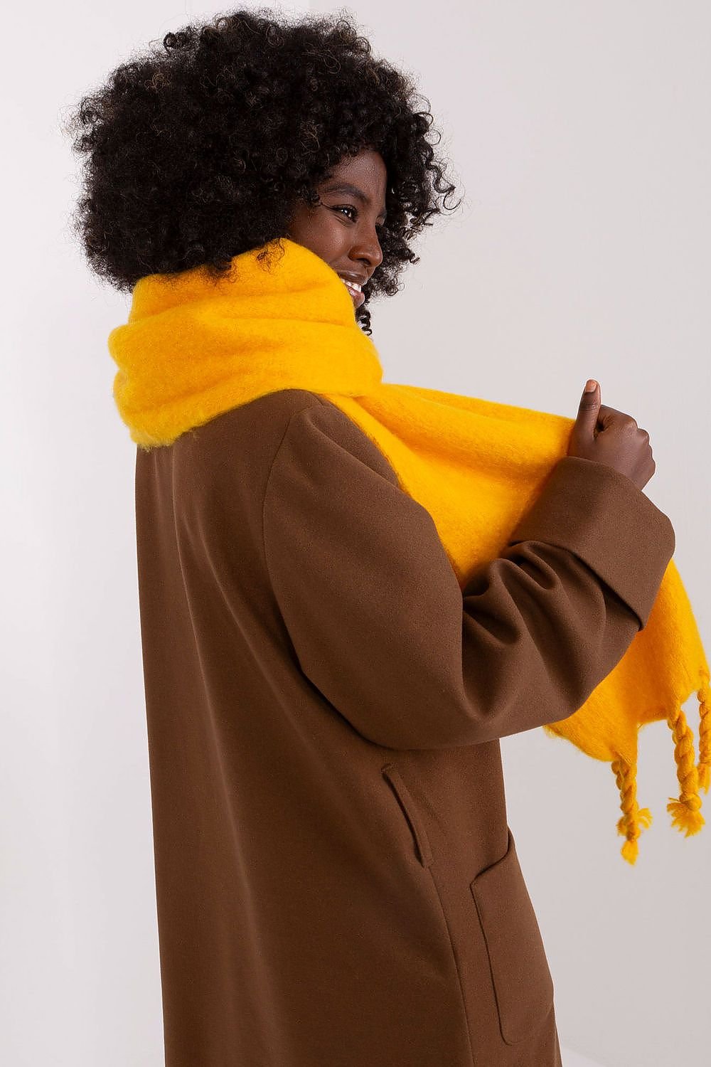 Shawl model 189883 AT - ELEMODA