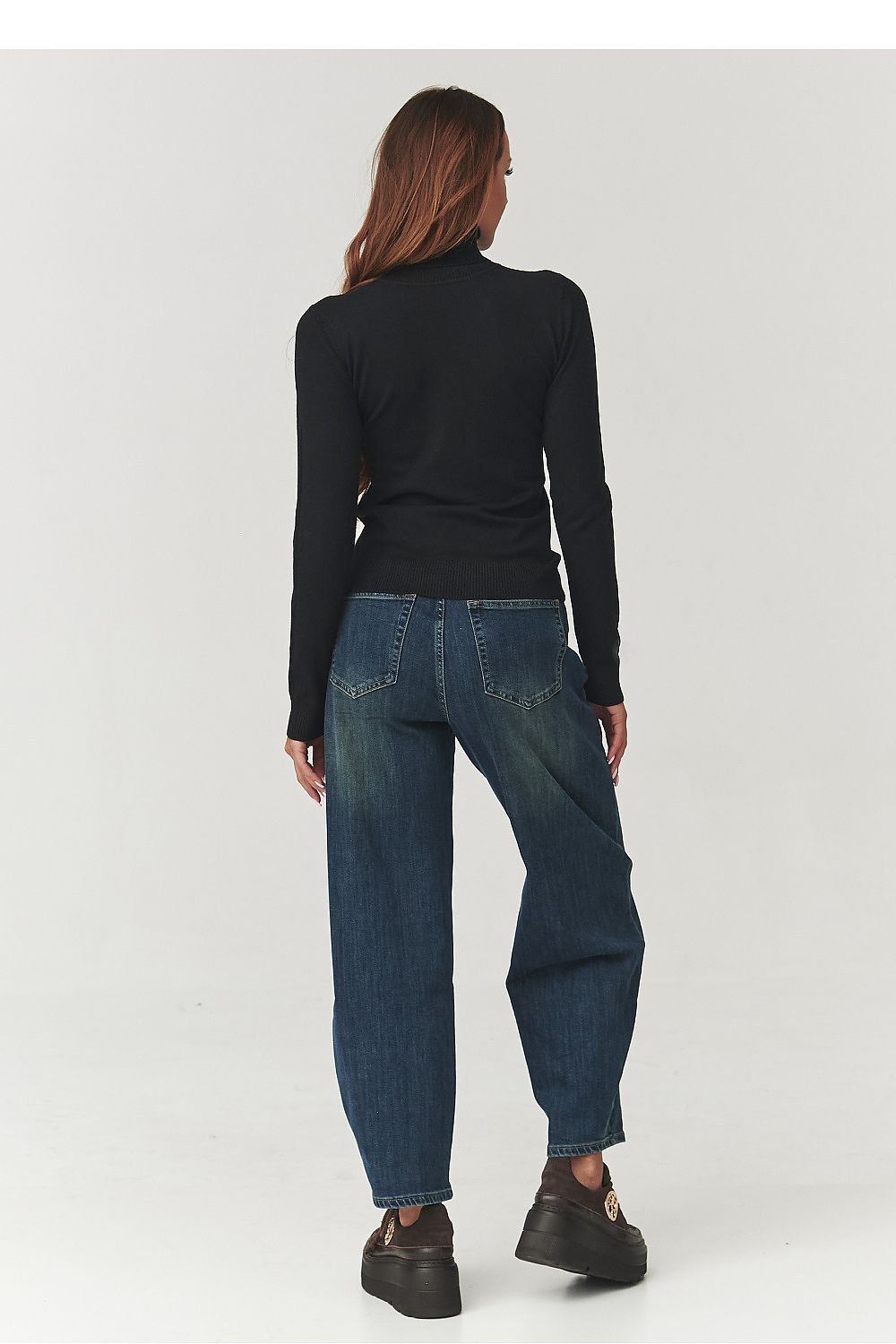 Turtleneck model 219739 Makadamia - ELEMODA