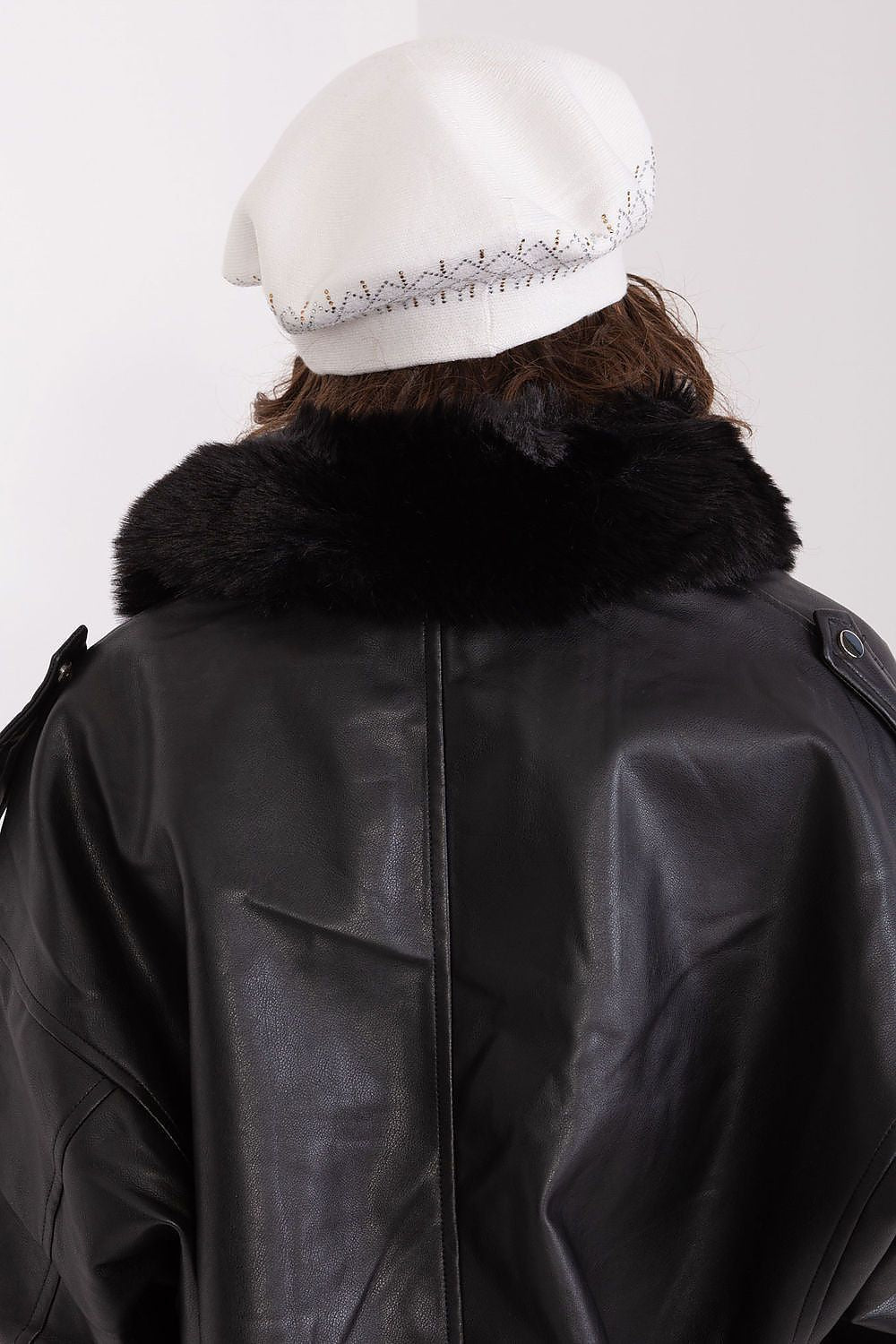 Beret model 208244 AT - ELEMODA