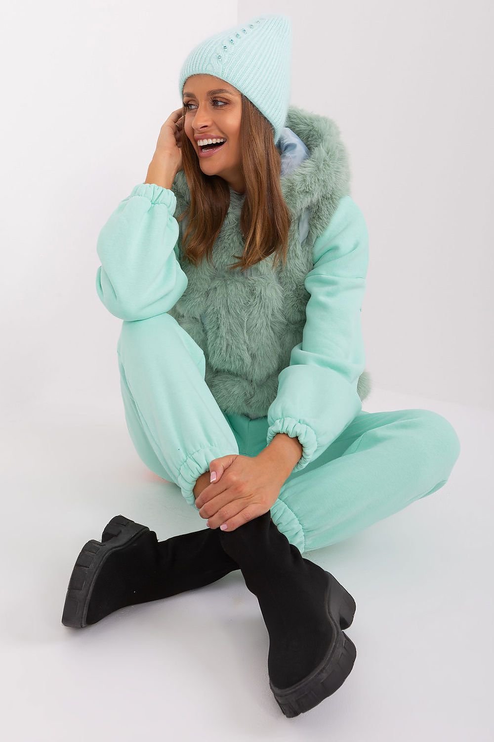 Cap model 189247 AT - ELEMODA