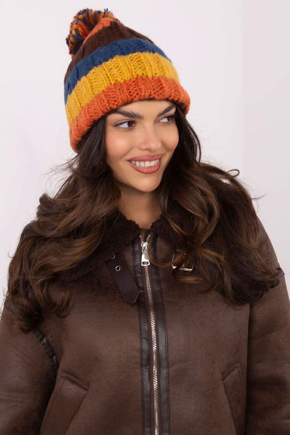 Cap model 203833 AT - ELEMODA