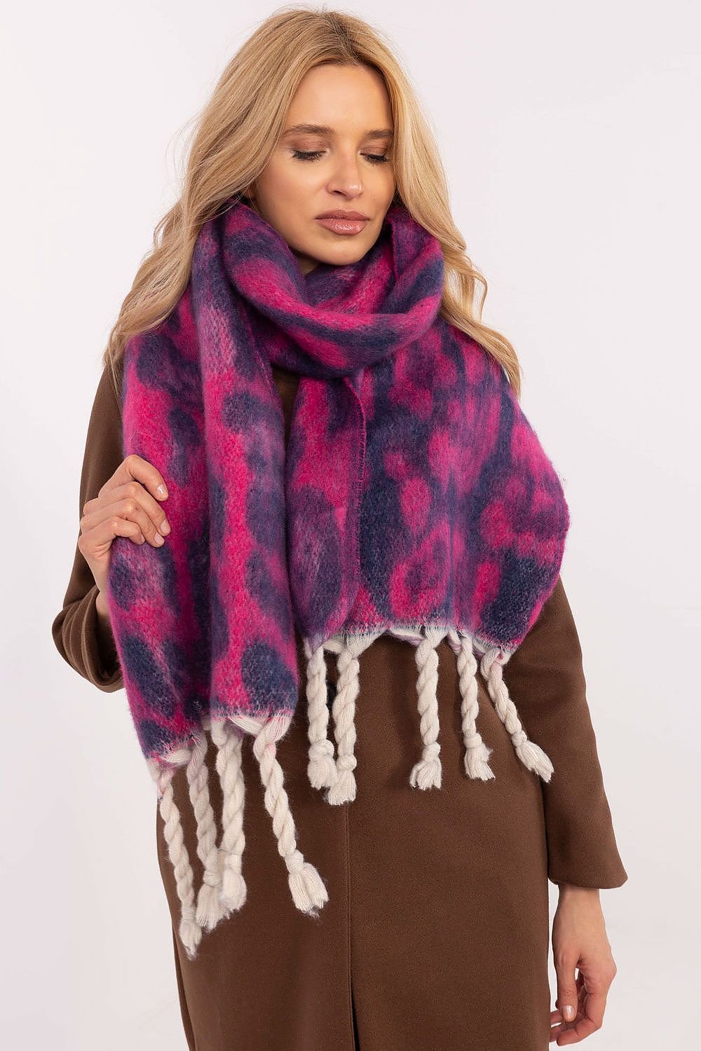 Shawl model 205960 AT - ELEMODA