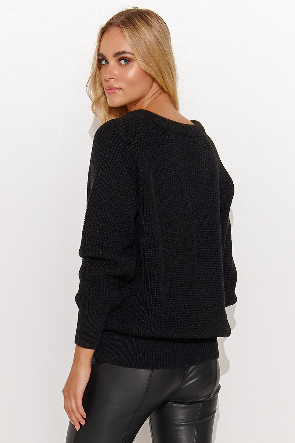 Jumper model 184780 Makadamia - ELEMODA
