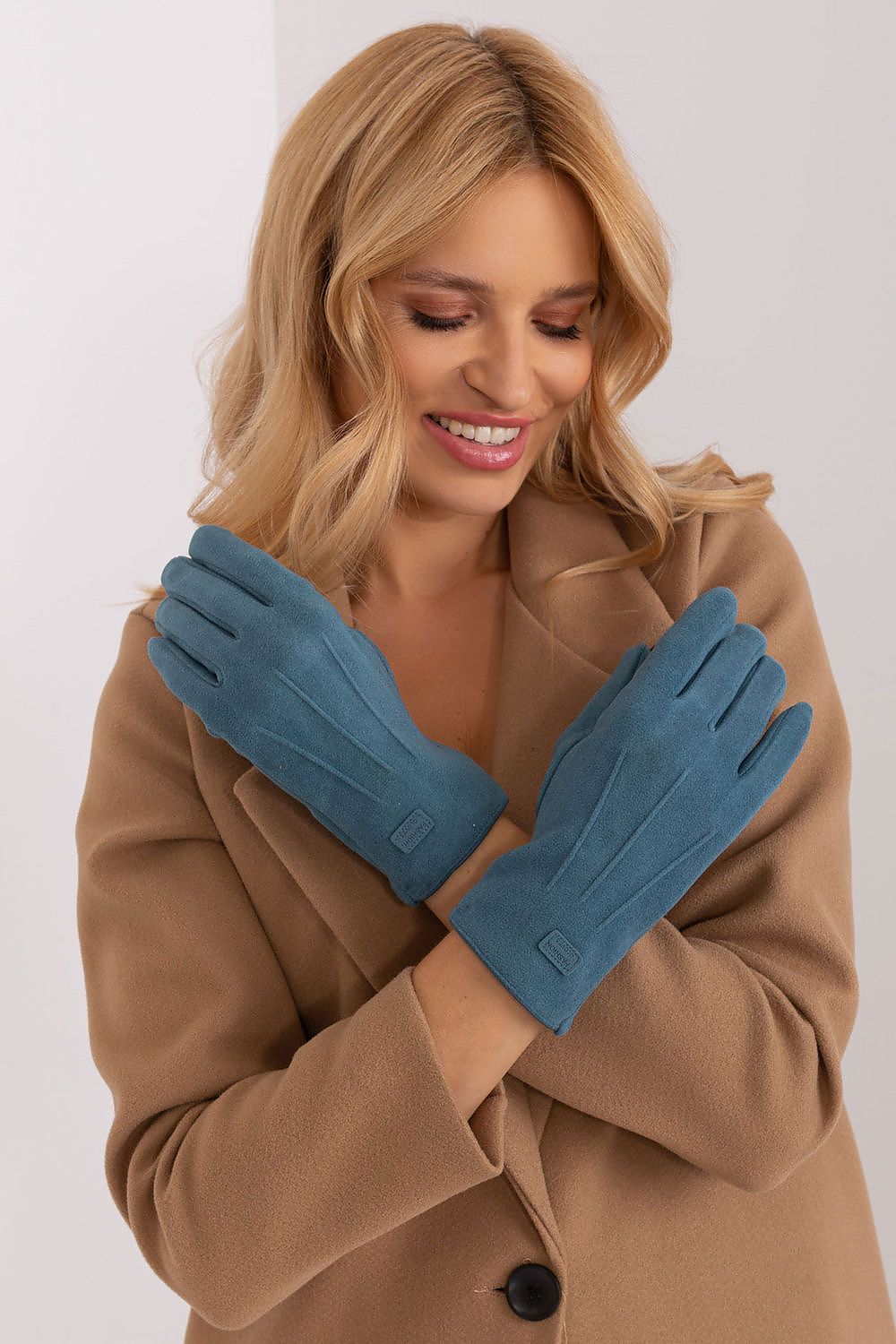 Gloves model 190802 AT - ELEMODA