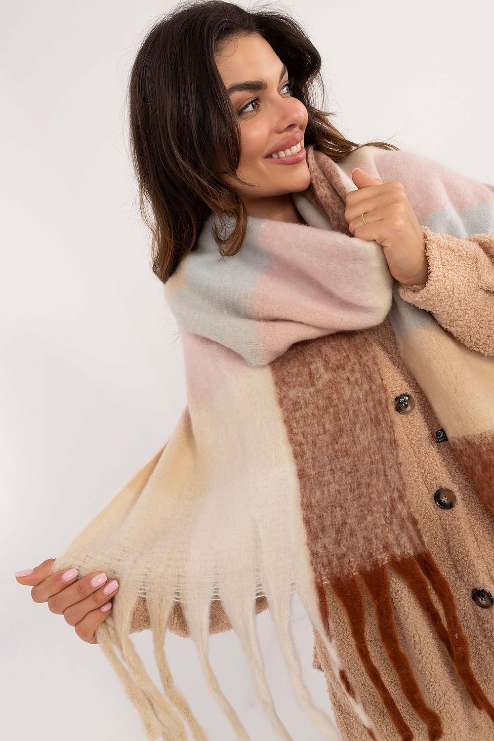 Shawl model 200279 AT - ELEMODA