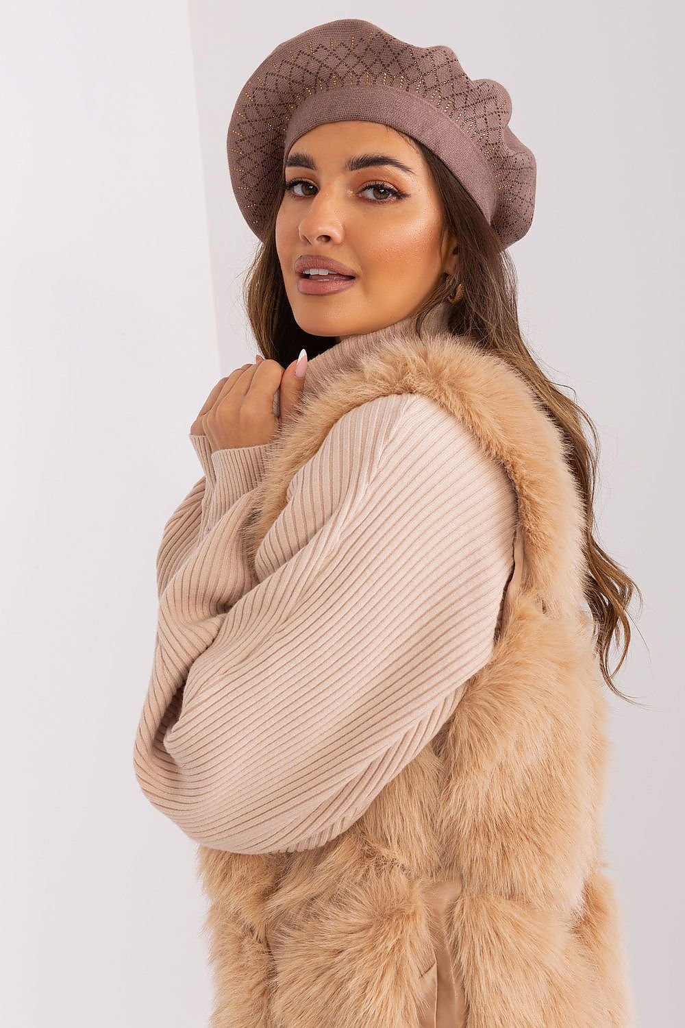 Beret model 208244 AT - ELEMODA