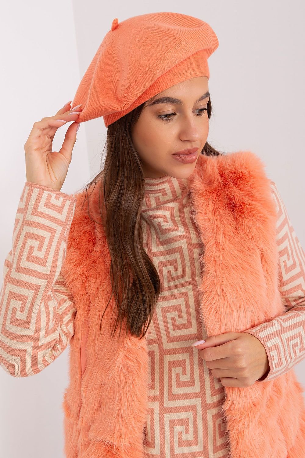 Beret model 185838 AT - ELEMODA