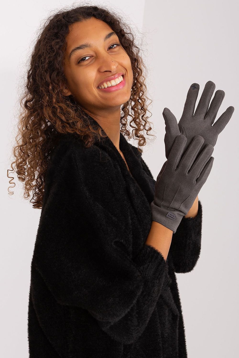 Gloves model 190802 AT - ELEMODA