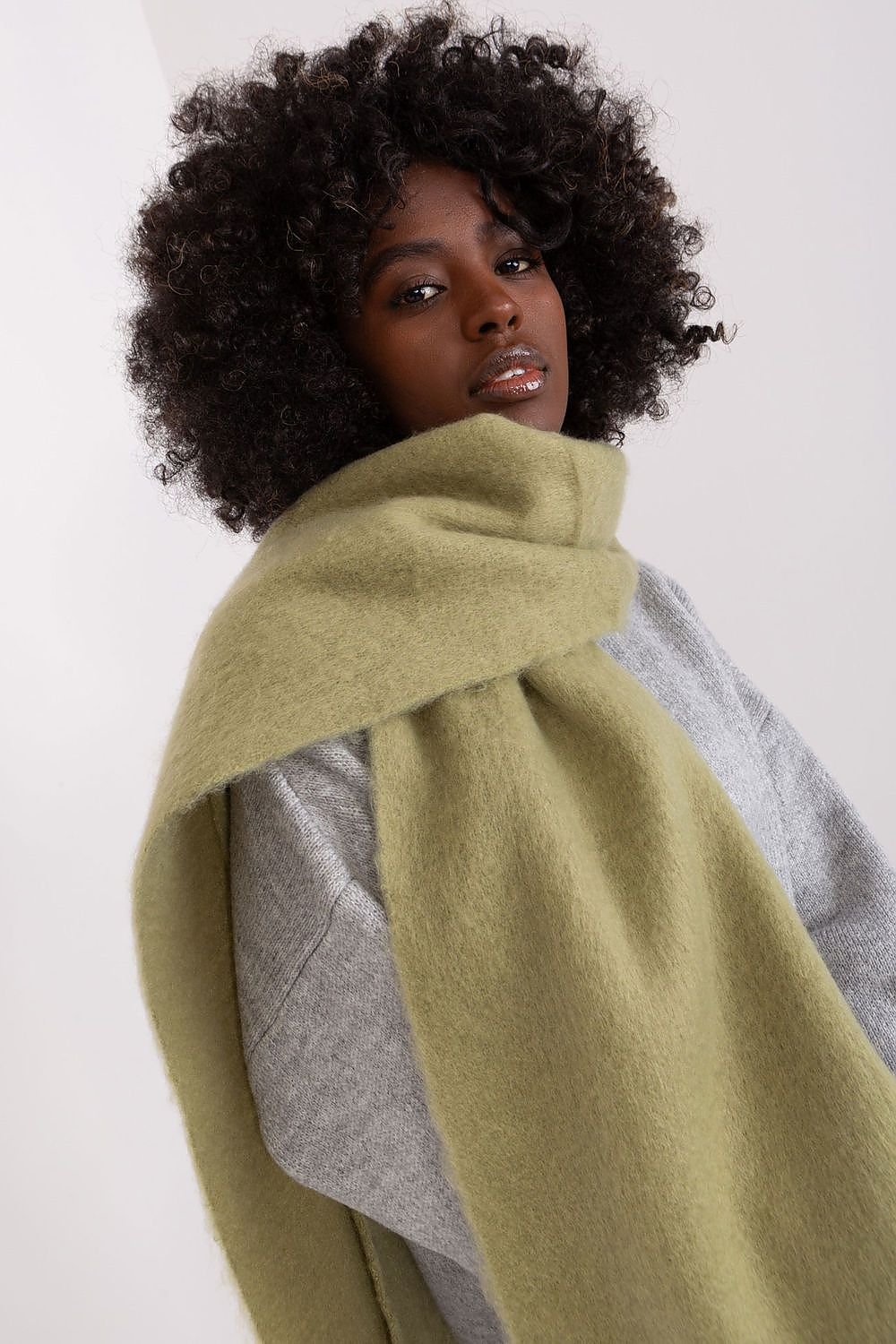 Shawl model 189883 AT - ELEMODA