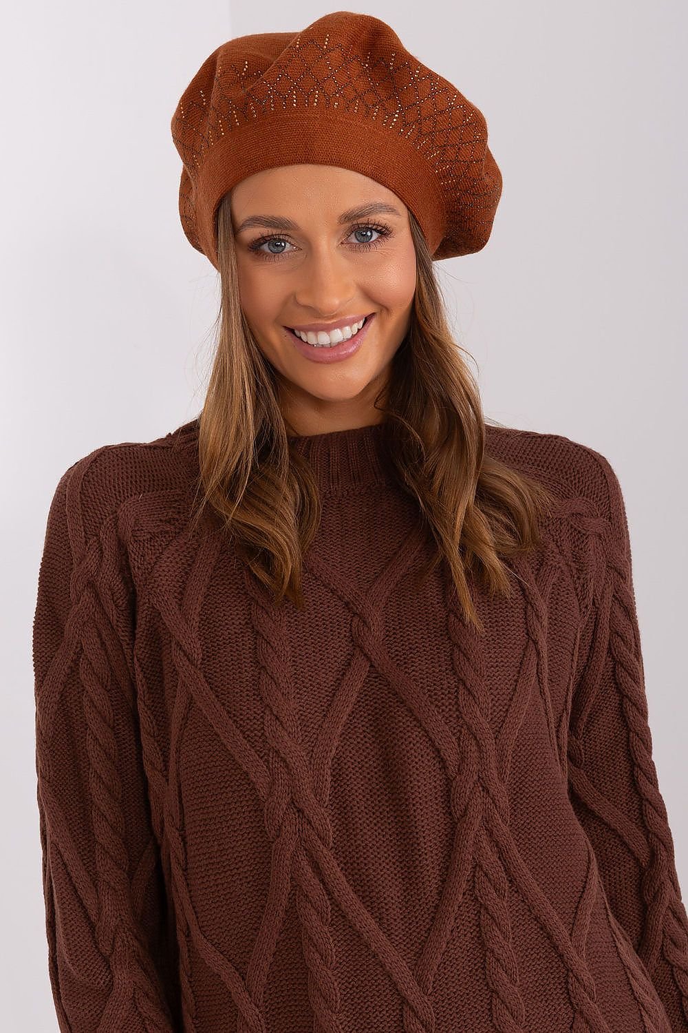 Beret model 208244 AT - ELEMODA