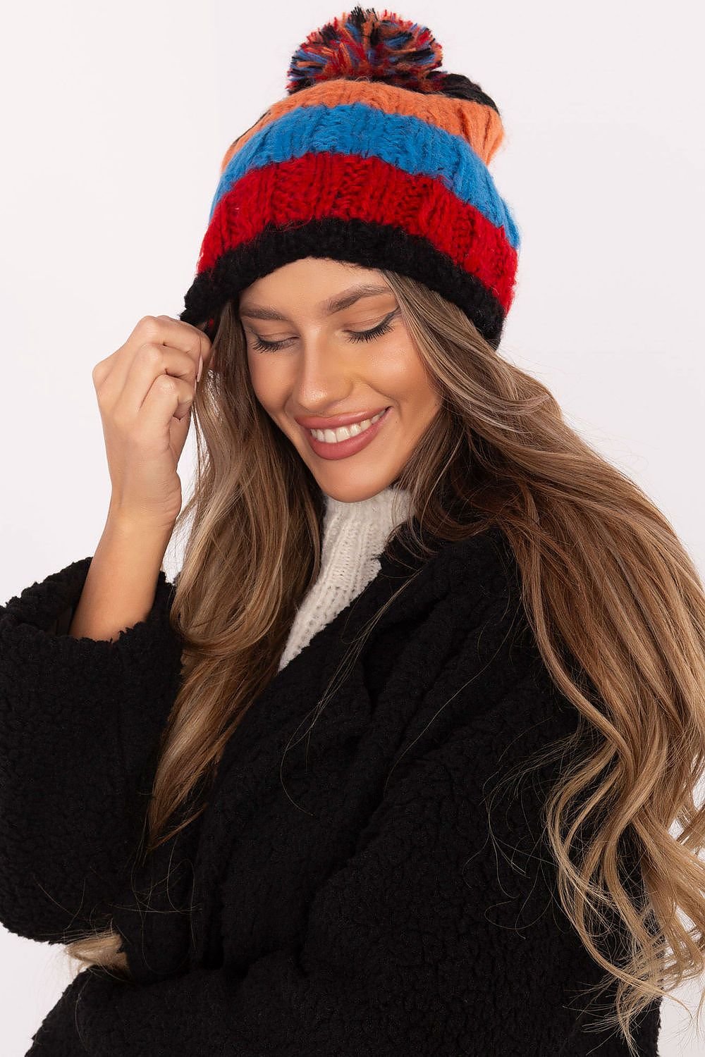 Cap model 203833 AT - ELEMODA