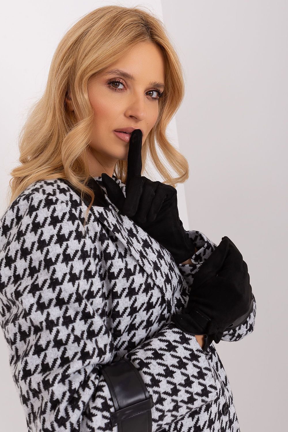 Gloves model 190880 AT - ELEMODA