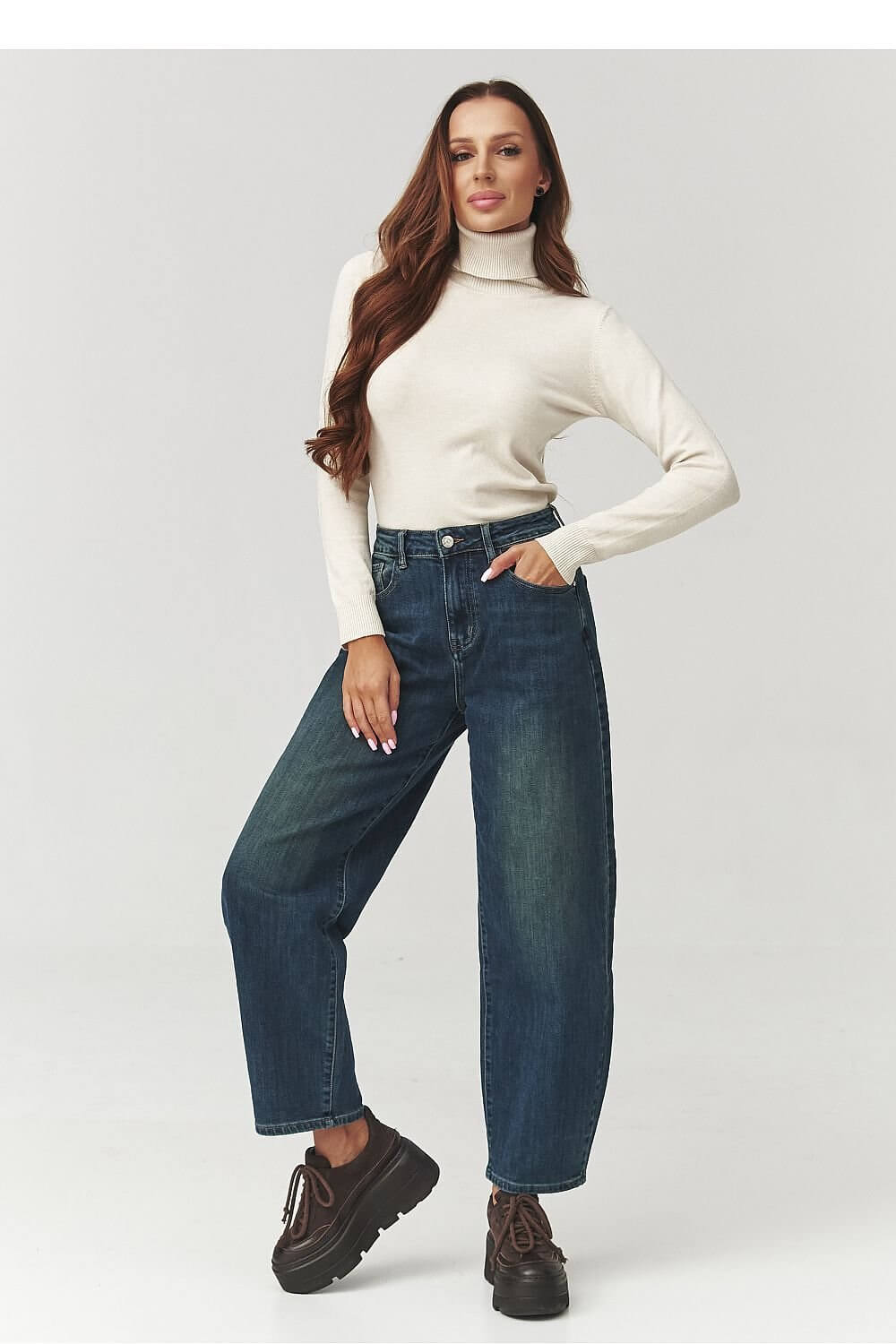 Turtleneck model 219739 Makadamia - ELEMODA