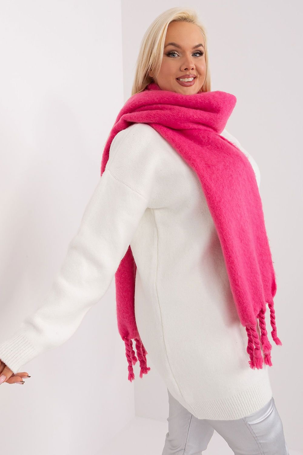 Shawl model 189883 AT - ELEMODA