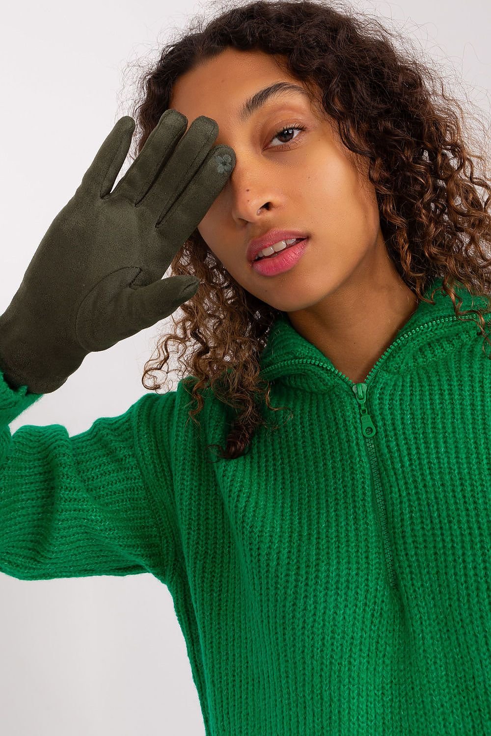 Gloves model 190823 AT - ELEMODA