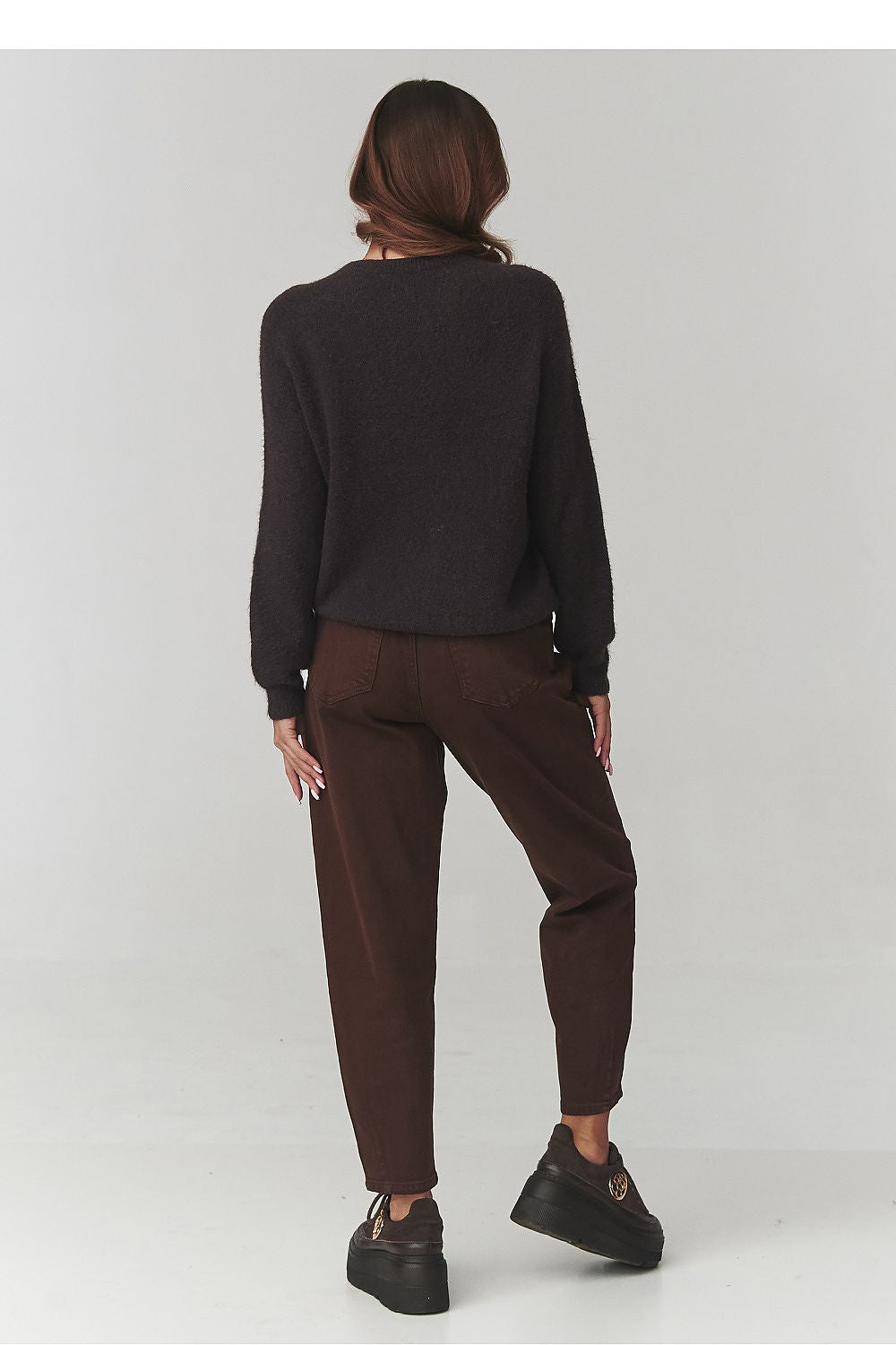 Jumper model 220787 Makadamia - ELEMODA