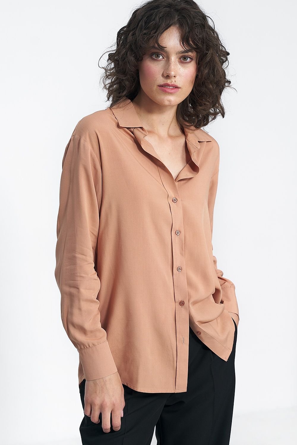 Long sleeve shirt model 184603 Nife - ELEMODA