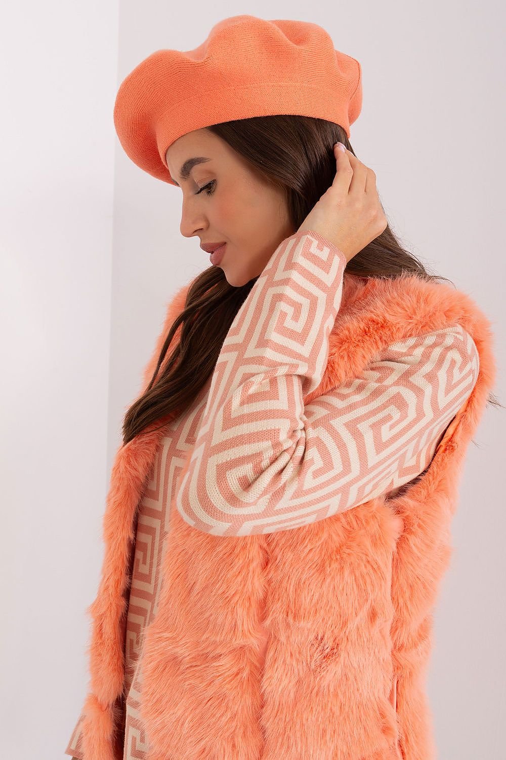 Beret model 185838 AT - ELEMODA