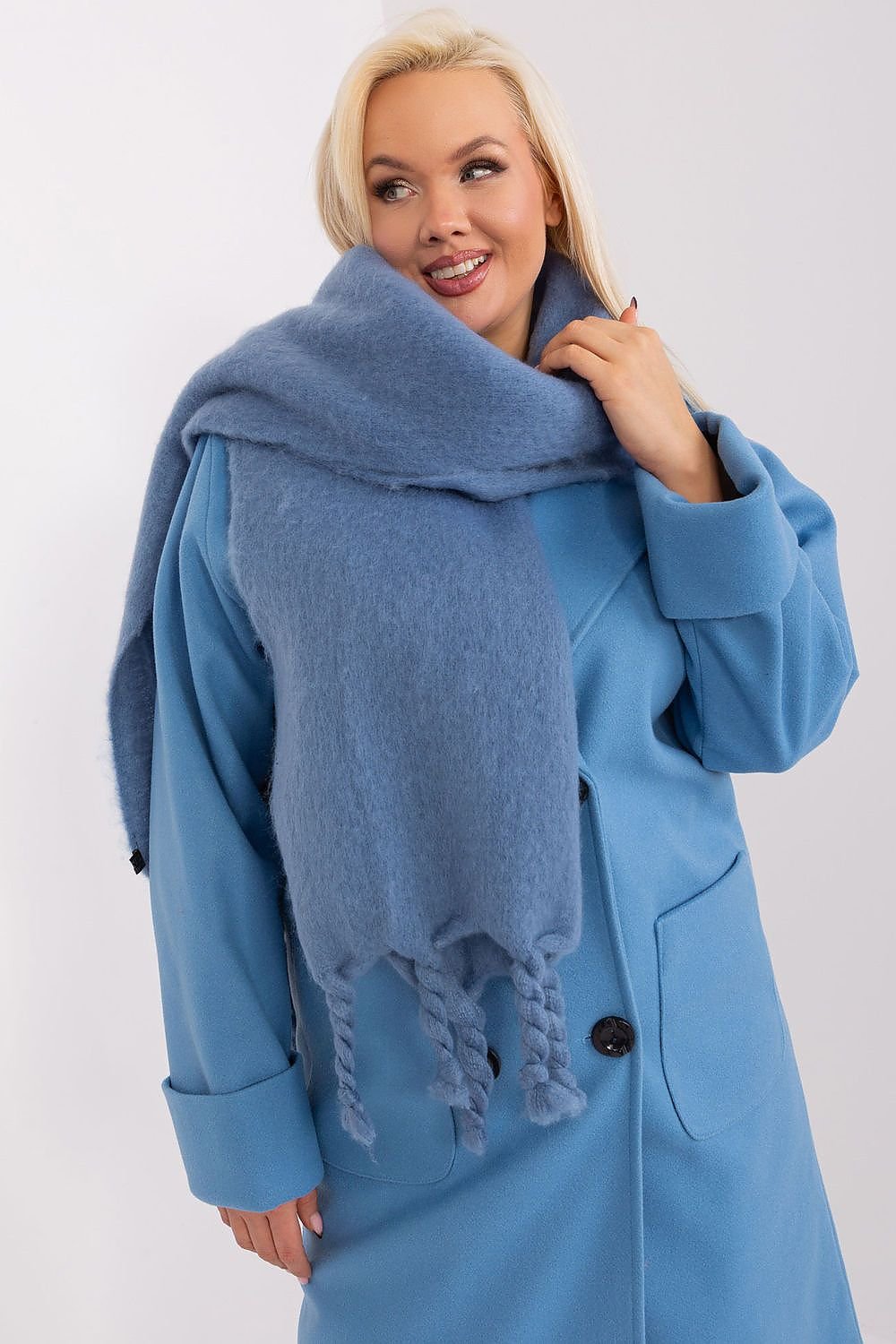 Shawl model 189883 AT - ELEMODA
